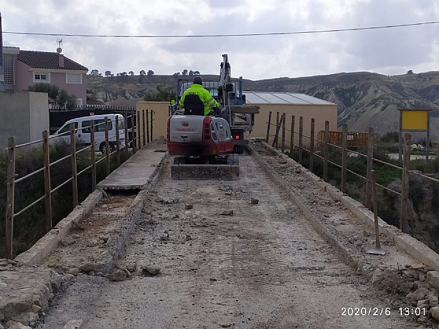 El Ayuntamiento inicia las obras de reparación del puente de Los Rodeos sobre la Vía Verde - 1, Foto 1