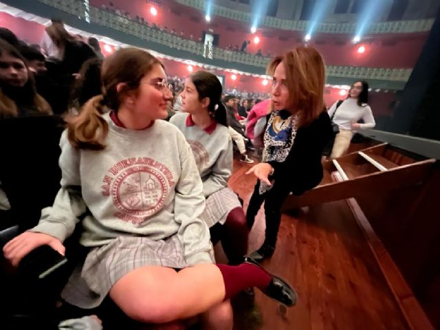 2.800 estudiantes de Secundaria y Bachiller asistirán a la obra de Teatro La Loca Historia de la Literatura - 1, Foto 1