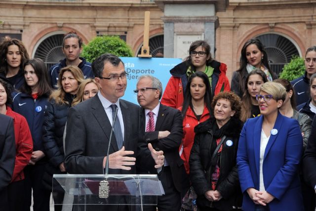 El Ayuntamiento y la Comunidad ponen el ´Deporte Femenino en Mayúsculas´ - 2, Foto 2