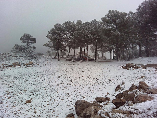 Las primeras nieves del invierno llegan a las cotas más altas del parque regional de Sierra Espuña - 2, Foto 2