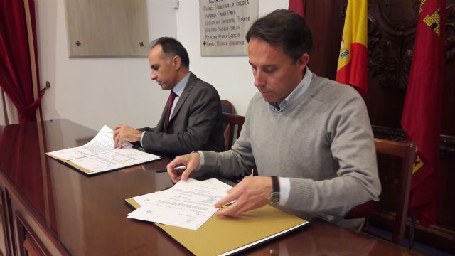 El Alcalde y el Rector de la UPCT firman el convenio que permitirá analizar el Plan General para poner el urbanismo al servicio de las personas - 2, Foto 2