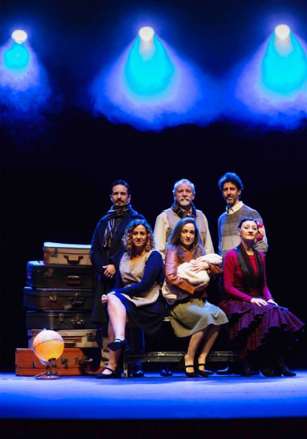 El Teatro Circo de Murcia acoge esta semana ´Mi cuerpo será camino´, una historia sobre la migración, el arraigo y la nostalgia llevada a escena por Alquibla Teatro - 2, Foto 2