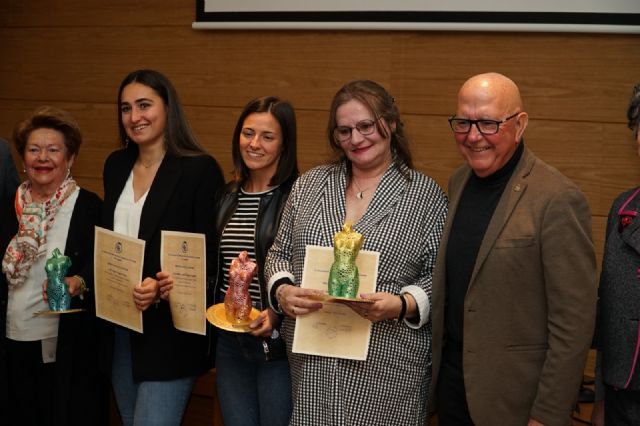 La Asociación de Amas de Casa, Consumidores y Usuarios de Cartagena entrega la XIII edición de los premios DIA D ELA MUJER, este año dedicados al Mujeres en el deporte - 4, Foto 4