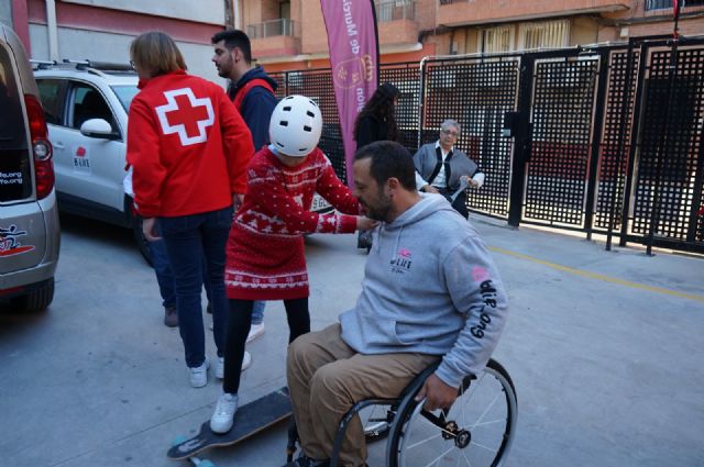 La Asociación B-Life, Cruz Roja Juventud, la Federación de Surf de la Región de Murcia y el Consejo Superior de Deportes promoverán la conciencia medioambiental y la inclusión social en las escuelas, a través del deporte - 3, Foto 3