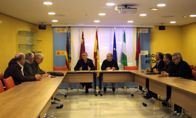 El presidente de la CHS mantiene una reunión con miembros de la Plataforma Cívica Afectados de Tabala - 1, Foto 1