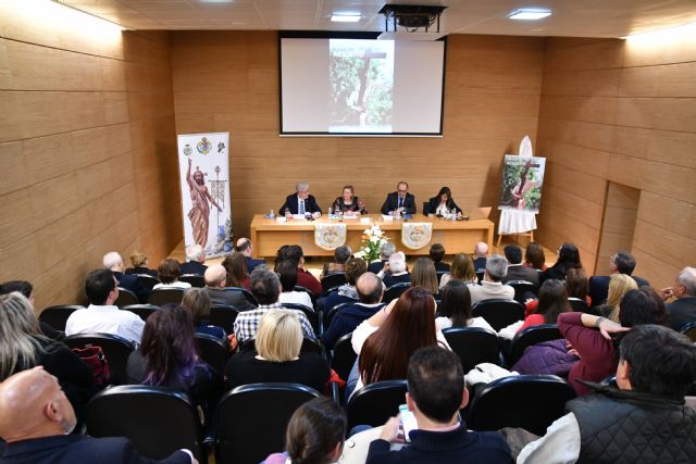 N. P. Jesús Resucitado presenta su revista Al tercer día... Resucitó e inaugura exposición fotográfica - 5, Foto 5