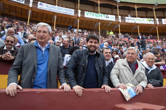 El presidente de la Comunidad asiste al XXV Festival Taurino Picado de la AECC - 1, Foto 1