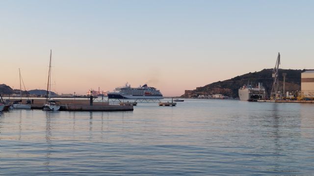 El crucero aventurero Hanseatic Nature realiza su primera escala en Cartagena - 1, Foto 1