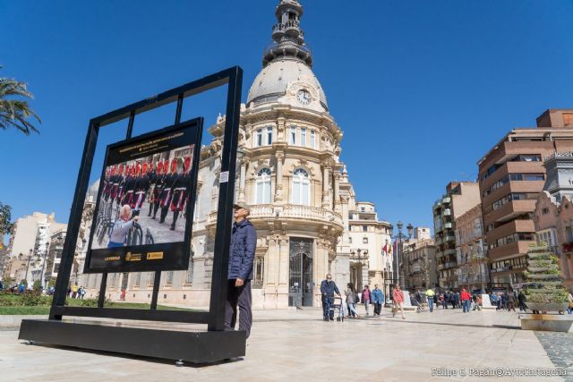 La Plaza del Ayuntamiento acoge un Reencuentro Con Nuestra Pasión gracias a una muestra fotográfica sobre la Semana Santa de Cartagena - 1, Foto 1