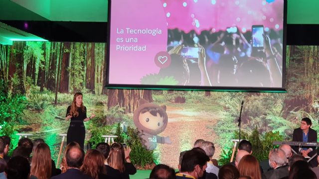 Salesforce da a conocer las innovaciones que protagonizan la nueva era en servicios de atención al cliente - 1, Foto 1