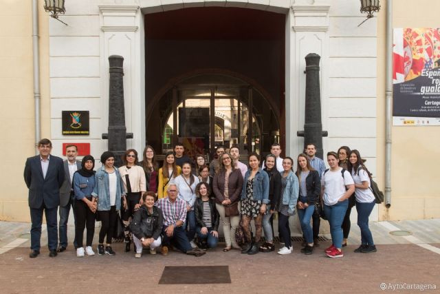 82 estudiantes hacen practicas en departamentos del Ayuntamiento de Cartagena - 1, Foto 1