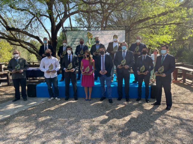 El Colegio de Ingenieros Técnicos Industriales recibe el Premio al Desarrollo Sostenible y Cambio Climático del Gobierno Regional por su Foro INNPULSA - 1, Foto 1