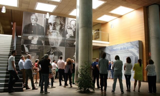 El Archivo de la Región acoge las primeras fotografías realizadas a literatos españoles - 1, Foto 1