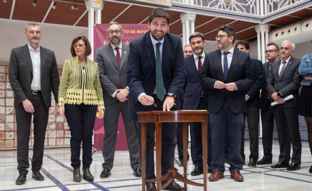 MC: El nuevo Estatuto de Autonomía persiste en las insolidarias políticas que han empobrecido durante 40 años a una Región condenada al analfabetismo - 1, Foto 1