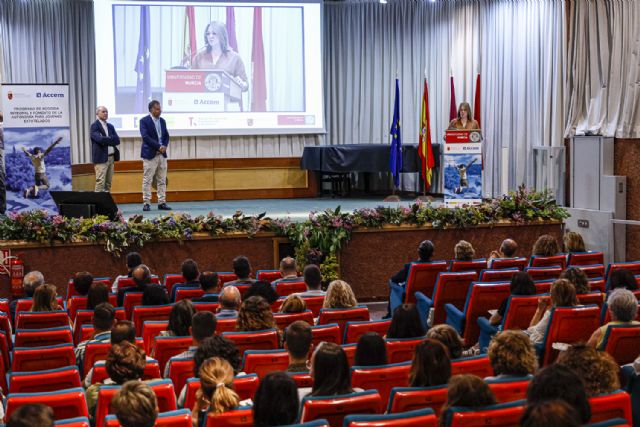 La Comunidad celebra la primera jornada sobre inclusión social de la población joven extutelada de la Región de Murcia - 1, Foto 1