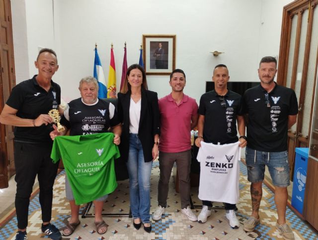 El equipo Marina de Cope de Águilas de Fútbol, tercer clasificado en el Torneo Internacional de Fútbol Veteranos Ciudad de la Alhambra llevado a cabo en Granada - 1, Foto 1