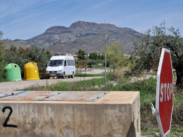 La Policía Local de Lorca sorprende a una persona mientras arrojaba basura de manera ilegal en camino Viejo del Puerto - 1, Foto 1