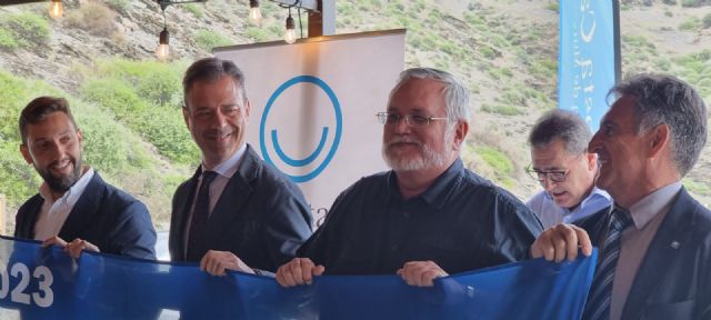 El edil de Turismo en funciones recoge las banderas azules que ondearán en las playas aguileñas - 1, Foto 1