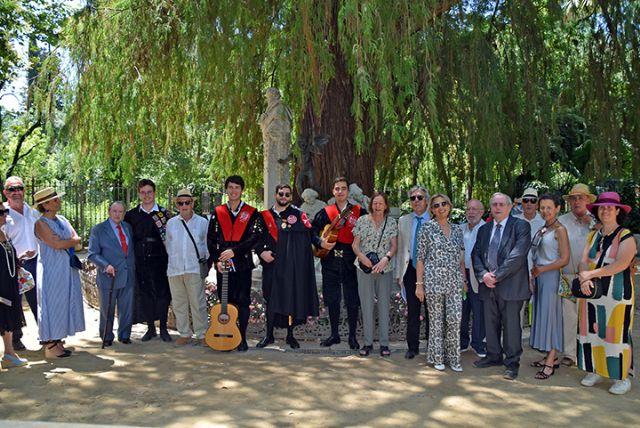 Sociedad. Sevilla . Excurción y almuerzo con los amigos de la capa en sevilla - 1, Foto 1