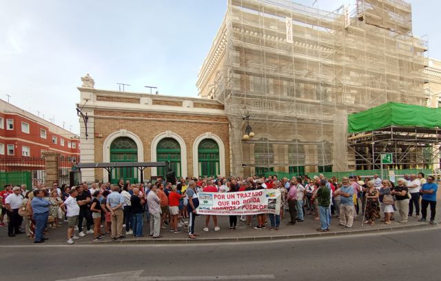 La ciudadanía de Cartagena reclama un tren digno - 5, Foto 5