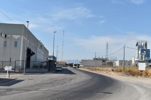 El pavimento de la avenida del Trabajo será rehabilitado gracias a una subvención del INFO de 89.000 euros El pavimento de la avenida del Trabajo será rehabilitado gracias a una subvención del INFO de 89.000 euros
