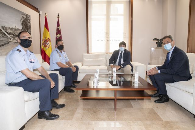 López Miras recibe al coronel director saliente de la AGA y a su relevo - 2, Foto 2