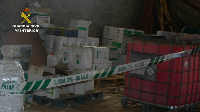 La Guardia Civil interviene más de 23 toneladas de productos fitosanitarios perjudiciales para el medio ambiente y la salud pública - 3, Foto 3