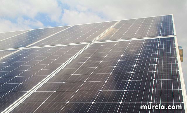 Nueve de cada diez españoles instalarían placas solares si sólo pagaran una cuota fija mensual y sin gastos de instalación - 1, Foto 1