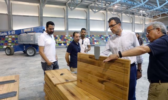 Ultiman el montaje del parqué y la renovación de la iluminación en el Pabellón Cagigal - 1, Foto 1