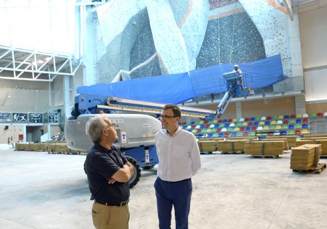 Ultiman el montaje del parqué y la renovación de la iluminación en el Pabellón Cagigal - 2, Foto 2