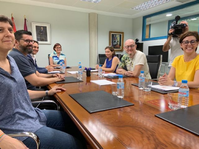 Isabel Franco recibe a representantes de los  colectivos LGTBI de la Región - 1, Foto 1