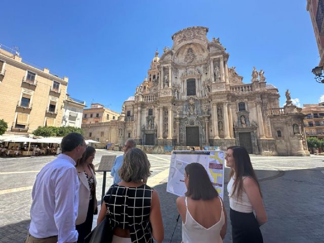 Rafael Moneo apuesta por renovar las baldosas de la plaza Belluga en su propuesta de itinerarios accesibles - 1, Foto 1