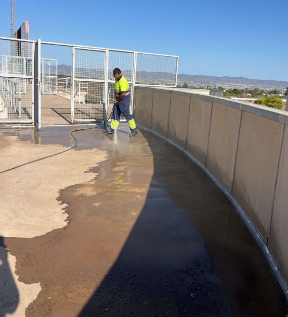 La Concejalía de Deportes realiza una intervención de limpieza integral para la puesta a punto del estadio Francisco Artés Carrasco - 1, Foto 1