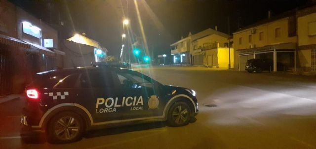 El cuartel de la Policía Local del Barrio únicamente abría sus puertas en horario de oficina - 1, Foto 1