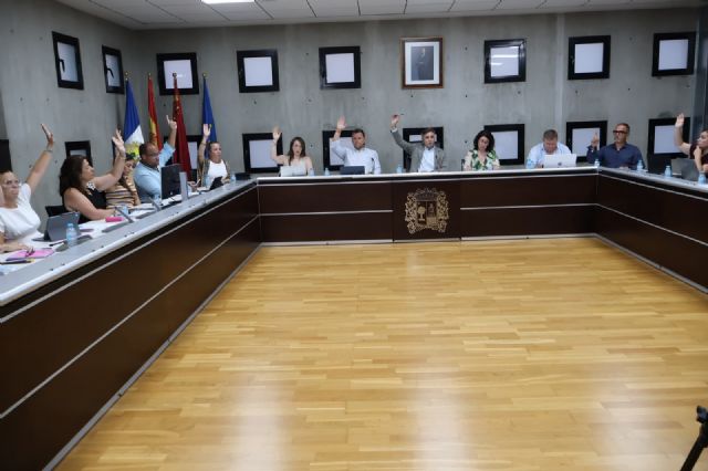 El Pleno de San Pedro del Pinatar actualiza la ordenanza de taxi y pide más medios frente al narcotráfico El Pleno de San Pedro del Pinatar actualiza la ordenanza de taxi y pide más medios frente al narcotráfico