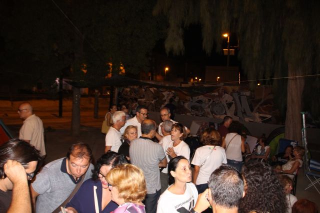 Diego Conesa visita el campamento de la Plataforma ProSoterramiento instalado en Santiago El Mayor - 1, Foto 1