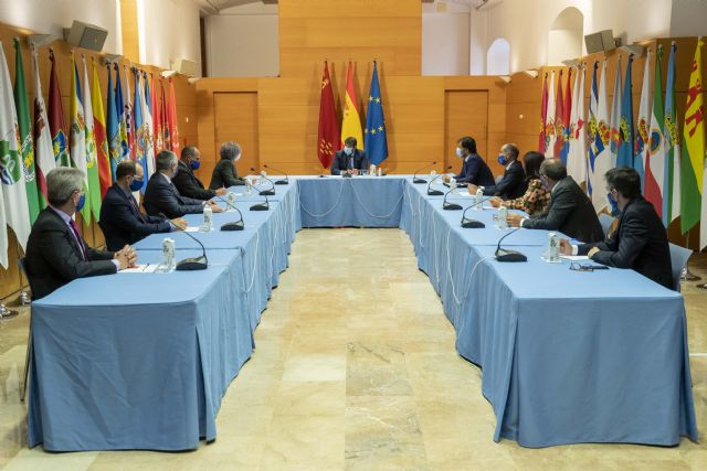 La UPCT muestra al presidente regional su plan de docencia semipresencial - 1, Foto 1