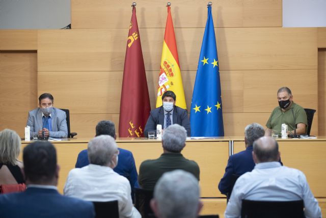 López Miras preside la presentación del libro ‘Las nuevas comunidades de regantes’, de Francisco Javier Pérez - 1, Foto 1