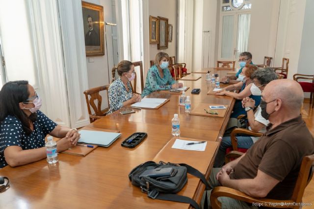 El Gobierno local explica a la Plataforma la paralización de la demolición de la cárcel de San Antón - 1, Foto 1