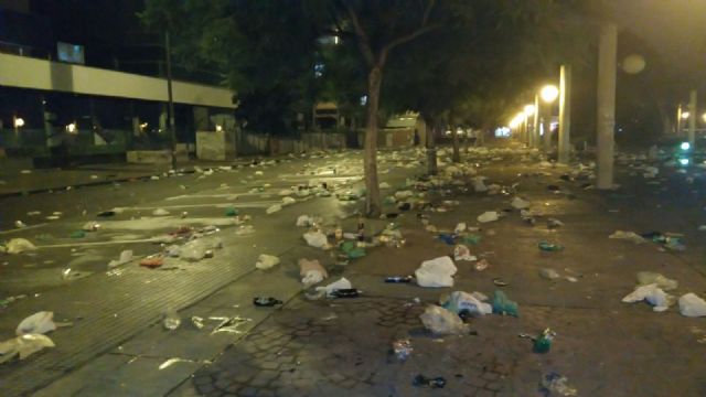 Fomento establece un plan especial de limpieza en la zona de Atalayas por la Bienvenida Universitaria - 1, Foto 1