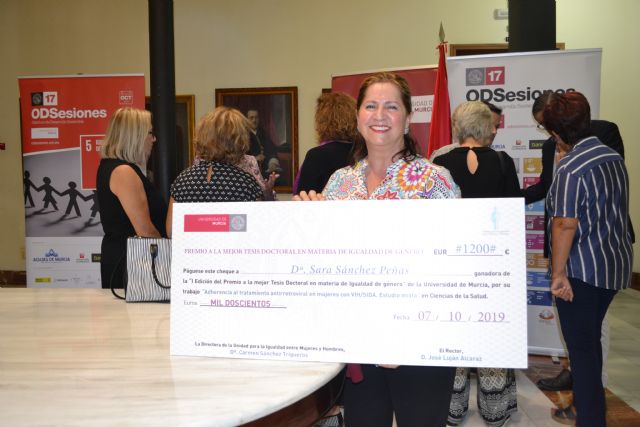 La UMU entrega el 'I Premio a la mejor tesis doctoral en materia de Igualdad de Género' a Sara Sánchez Peñas - 2, Foto 2