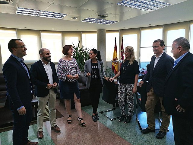 Los candidatos al Congreso por Ciudadanos mantienen una reunión de trabajo con la vicepresidenta y consejera Isabel Franco - 1, Foto 1