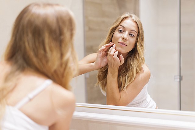 Aumenta un 30 % el acné por el uso de la mascarilla en el último año - 1, Foto 1