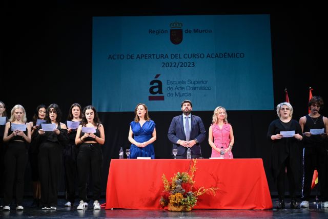 López Miras destaca en la apertura del curso de la ESAD el nivel de los actores y dramaturgos formados en sus aulas - 2, Foto 2