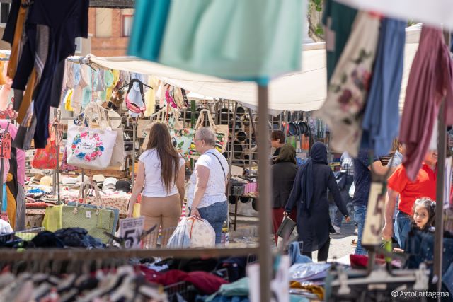 El mercado ambulante del Cénit abrirá el día de la Fiesta Nacional Española - 1, Foto 1