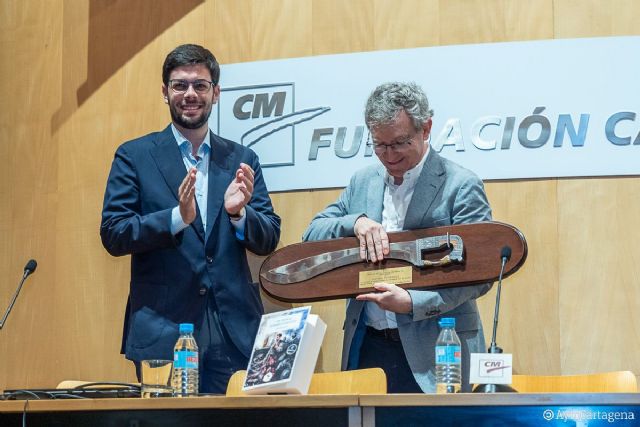 Santiago Posteguillo recoge el premio de la Novela Histórica dando las gracias a Cartagena, que tanto me ha dado, por exisitir - 1, Foto 1