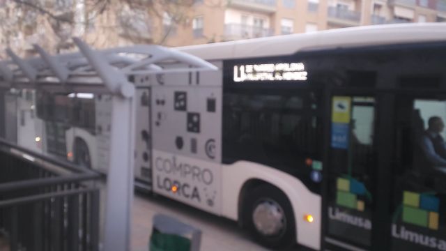 El PSOE exige reforzar la Línea 1 en Lorca ante otra oleada de quejas por autobuses abarrotados y sin aire acondicionado en plena hora punta El PSOE exige reforzar la Línea 1 en Lorca ante otra oleada de quejas por autobuses abarrotados y sin aire acondicionado en plena hora punta