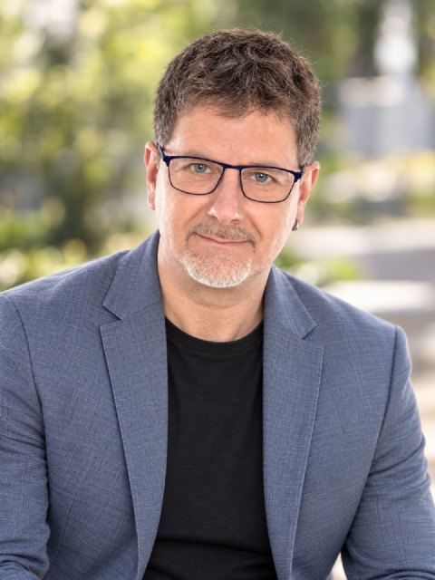 PACMA presenta a Asier Esparza como candidato a la presidencia del Gobierno para las elecciones del 29N PACMA presenta a Asier Esparza como candidato a la presidencia del Gobierno para las elecciones del 29N