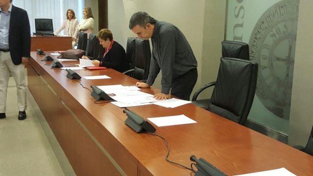 Se aprueba una moción de Podemos para que se habilite un parking público y gratuito en el hospital de Santa Lucía - 1, Foto 1