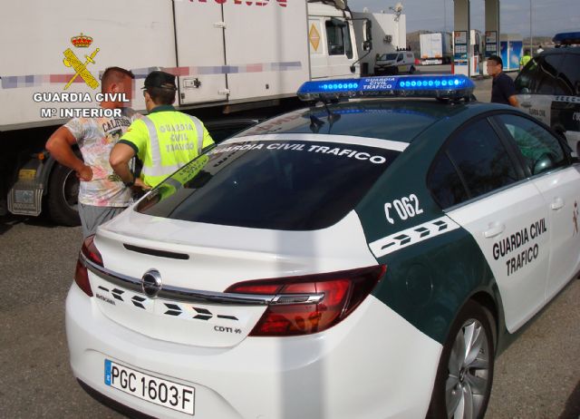 La Guardia Civil detiene al conductor de un camión articulado de gran tonelaje por quintuplicar la tasa de alcoholemia - 4, Foto 4